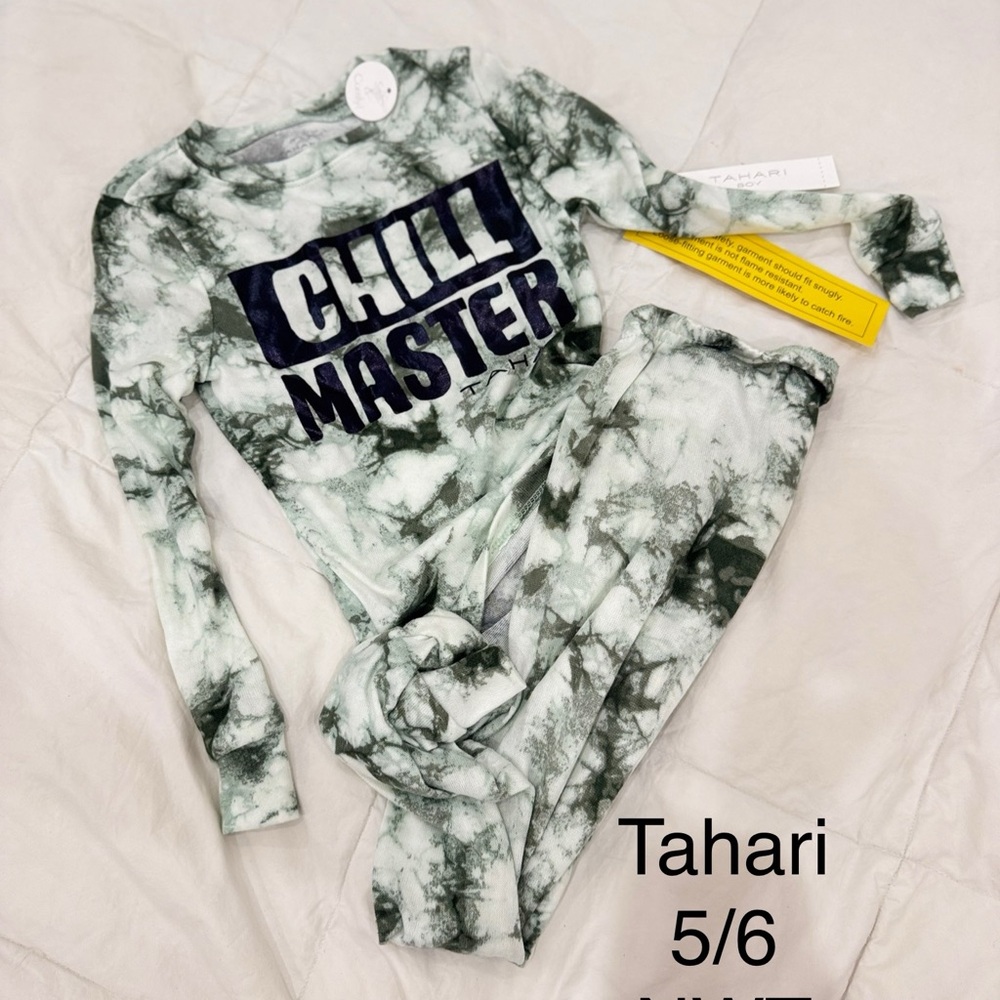 Tahari Green Tie-Dye Chill Master Pajama Set